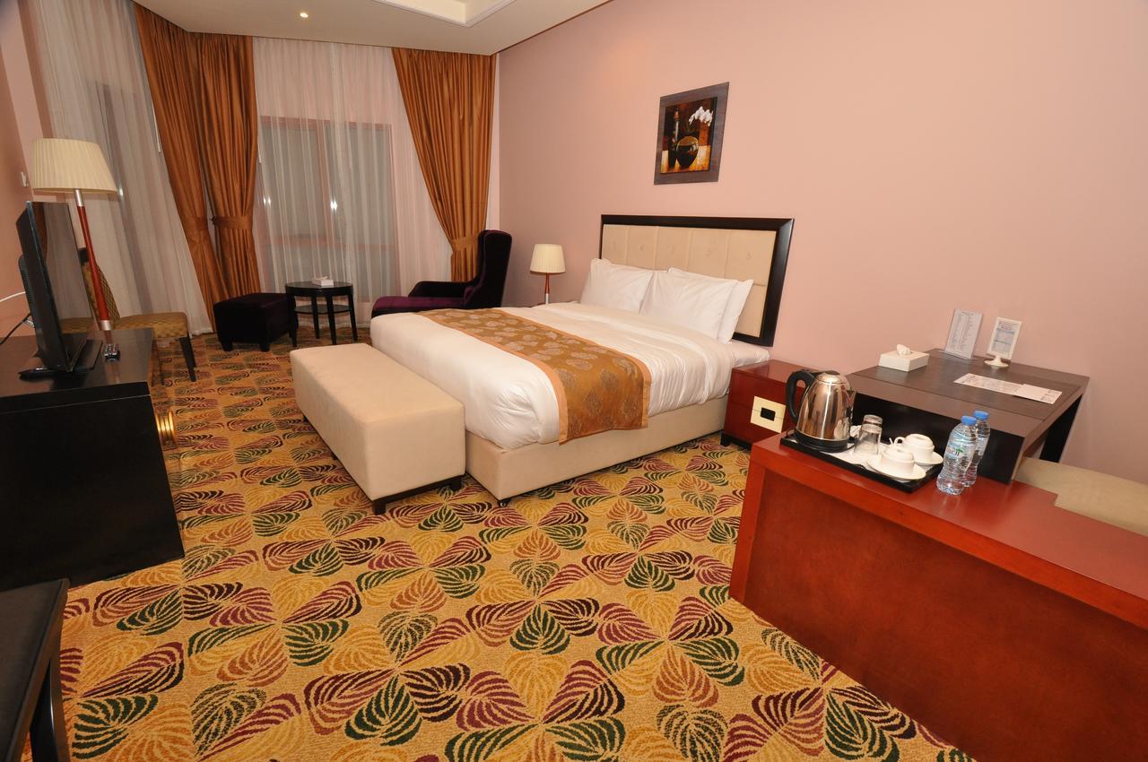 Red Castle Hotel 4*