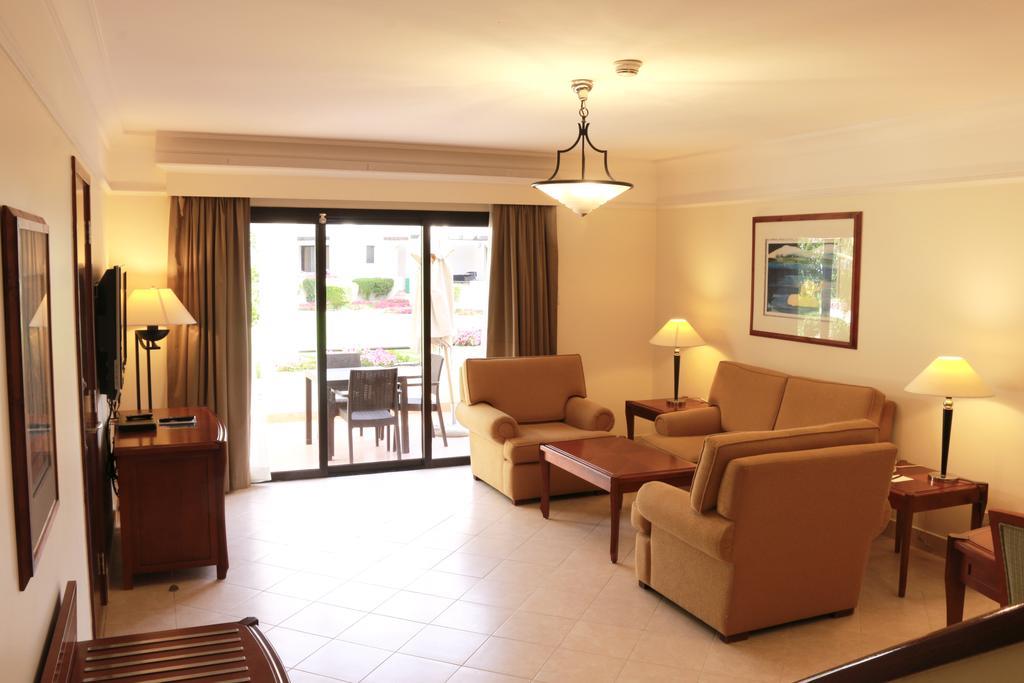 Туры в Radisson Blu Hotel & Resort Al Ain