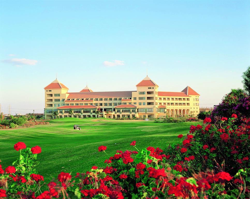 Туры в Hilton Pyramids Golf Resort