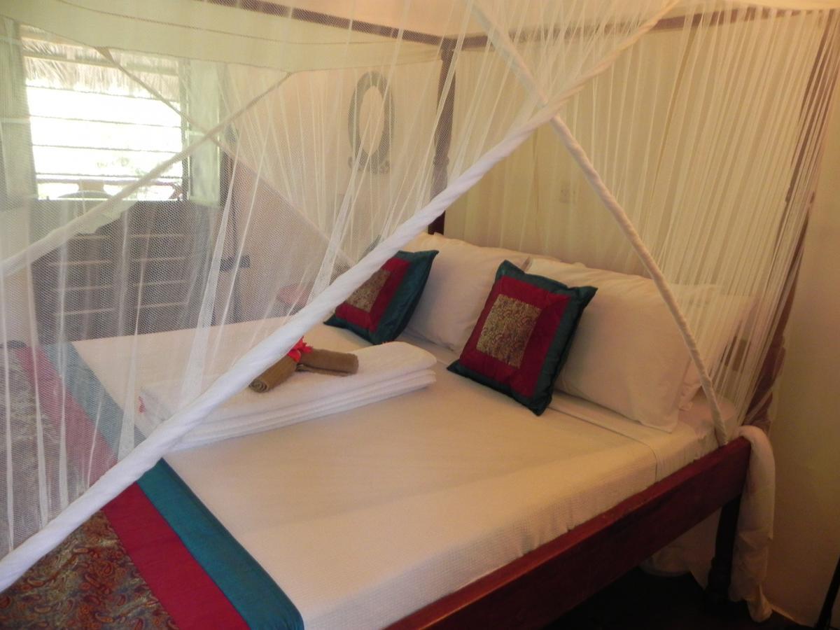 Langi Langi Beach Bungalows 3*