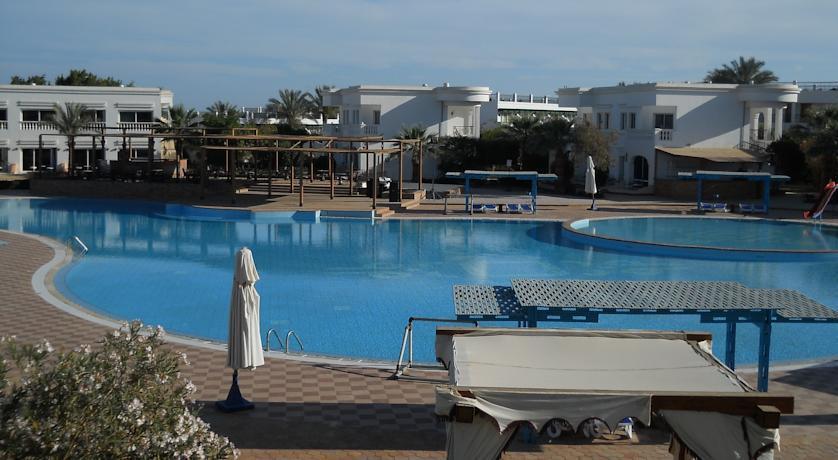 Royal Aqua Beach 4*