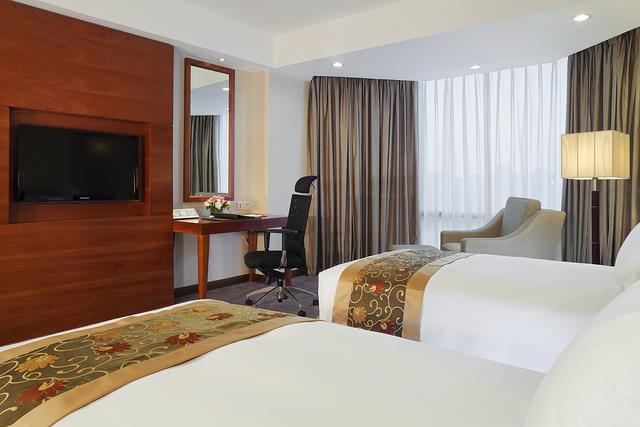 Туры в Hyatt Regency West Hanoi