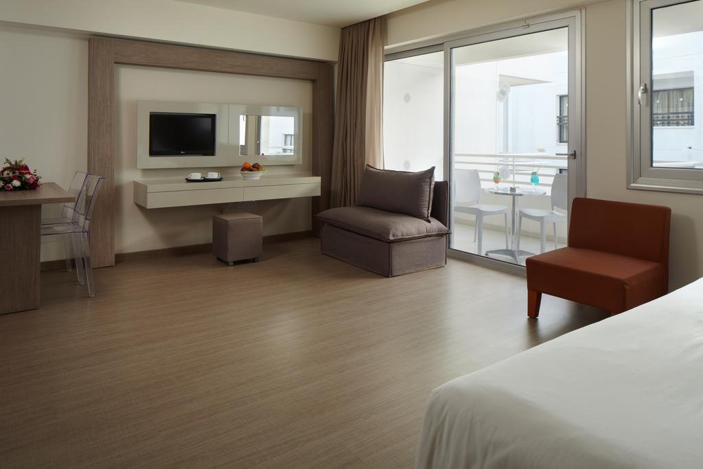 Melpo Antia Hotel & Suites 4*