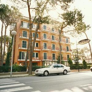 найти туры в отель Дес Бэинс отель Des Bains (Milano Marittima)