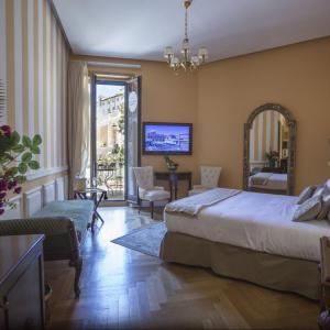 найти туры в отель Роял Сьюит Тринита деи Монти отель Royal Suite Trinita dei Monti