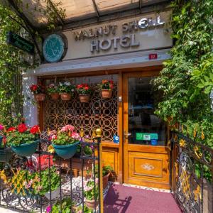 найти туры в отель Walnut Shell Hotel отель Walnut Shell Hotel