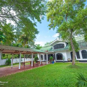 найти туры в отель Latheena Resort отель Latheena Resort