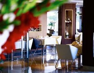 найти туры в отель The Penthouse Suites Hotel отель The Penthouse Suites Hotel