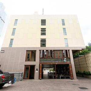 найти туры в отель A Room Bangkok Sathorn отель A Room Bangkok Sathorn