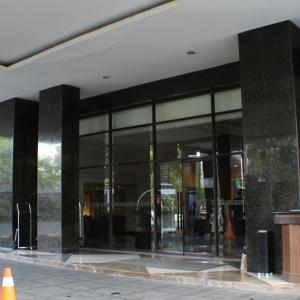 найти туры в отель Hotel Santika Pandegiling Surabaya отель Hotel Santika Pandegiling Surabaya