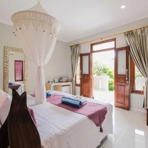 найти туры в отель Poinciana Resort Bali отель Poinciana Resort Bali