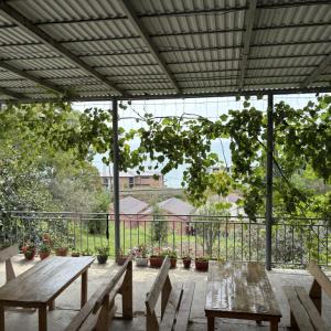 найти туры в отель V Gostyakh U Artema I Vato Guest House отель V Gostyakh U Artema I Vato Guest House