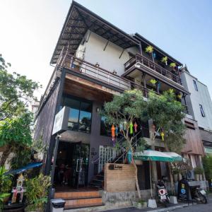 найти туры в отель The Arak Bed Bar and Hostel отель The Arak Bed Bar and Hostel