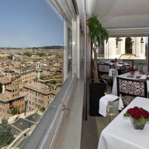 найти туры в отель Hassler Roma отель Hassler Roma