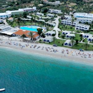 найти туры в отель Comer Kinetta Beach Hotel отель Comer Kinetta Beach Hotel