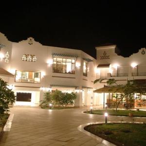 найти туры в отель Лахами Бэй Бич Ризот энд Гарденс отель Lahami Bay Beach Resort & Gardens