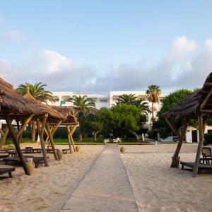 найти туры в отель Оранжерс Бич Ризот энд Бунгалос отель The Orangers Beach Resort & Bungalows