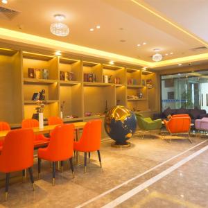 найти туры в отель Kyriad Marvelous Hotel Shenzhen International Low Carbon City Subway Station отель Kyriad Marvelous Hotel Shenzhen International Low Carbon City Subway Station