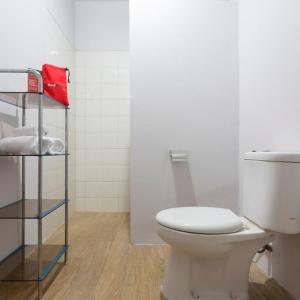найти туры в отель RedDoorz Plus near Cilandak Town Square 2 отель RedDoorz Plus near Cilandak Town Square 2