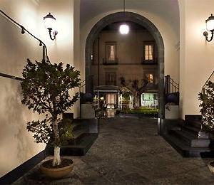 найти туры в отель Палаццо Карассиоло Наполи - МГалери Коллекшн отель Palazzo Caracciolo Napoli - MGallery Collection
