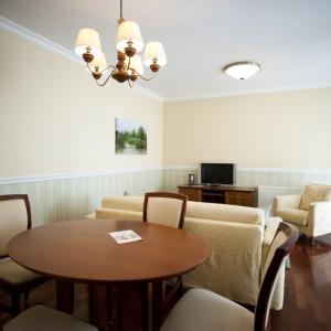 найти туры в отель Куин'с Курт Хотел & Резиденс отель Queen's Court Hotel & Residence