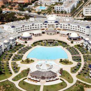 найти туры в отель Годлен Тулип Тадж Султан отель Golden Tulip Taj Sultan