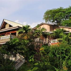 найти туры в отель Бо Валлон Бунгалоус отель Beau Vallon Bungalows