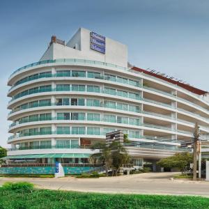 найти туры в отель Ройал Бич Вью Сьютс Паттайя отель Royal Beach View Suites Pattaya