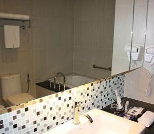 найти туры в отель Аделфи Сьютс отель Adelphi Suites