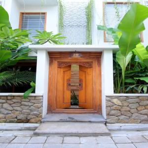 найти туры в отель Каю Раджа Вилла отель Kayu Raja Villa