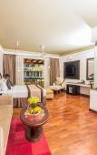Туры в отель Earl's Regent Hotel Туры в отель Earl's Regent Hotel