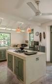 Туры в отель Beautifully Renovated Family Village House Within Walking Distance To The Beach Туры в отель Beautifully Renovated Family Village House Within Walking Distance To The Beach