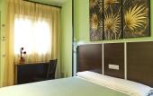 Туры в отель Hostal Avenida Barajas Туры в отель Hostal Avenida Barajas