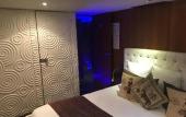 Туры в отель VIP Paris Yacht Hotel Туры в отель VIP Paris Yacht Hotel