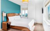 Туры в отель Element by Westin Calgary Airport Туры в отель Element by Westin Calgary Airport