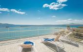 Туры в отель Seafront Penthouse LEO Туры в отель Seafront Penthouse LEO