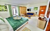 Туры в отель Sea Splash & La Petite Maison Туры в отель Sea Splash & La Petite Maison