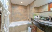 Туры в отель Guangzhou Royal Garden Hotel Туры в отель Guangzhou Royal Garden Hotel