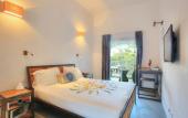 Туры в отель Esprit Libre Restaurant and Guest House Туры в отель Esprit Libre Restaurant and Guest House
