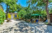 Туры в отель Yug Guest House Туры в отель Yug Guest House
