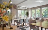 Туры в отель The Qube Fifty Hotel Туры в отель The Qube Fifty Hotel
