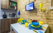 Туры в отель Gosti Lyubyat U Tavricheskogo Sada Apartamenti Туры в отель Gosti Lyubyat U Tavricheskogo Sada Apartamenti