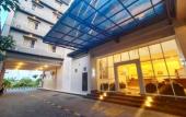 Туры в отель De La Charis Hotel by Waringin Hospitality Туры в отель De La Charis Hotel by Waringin Hospitality