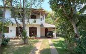 Туры в отель Charming 2-bed Apartment in Weligama Туры в отель Charming 2-bed Apartment in Weligama