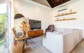 Туры в отель Jungle Amaranth Canggu – Exclusive 3BR Retreat with Pool, Modern Amenities and Top Location Villa Туры в отель Jungle Amaranth Canggu – Exclusive 3BR Retreat with Pool, Modern Amenities and Top Location Villa