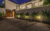 Туры в отель Puri Senang - Luxury 4BR Pool Villa in Central Berawa, Near Beach Туры в отель Puri Senang - Luxury 4BR Pool Villa in Central Berawa, Near Beach