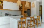 Туры в отель Puri Senang - Luxury 4BR Pool Villa in Central Berawa, Near Beach Туры в отель Puri Senang - Luxury 4BR Pool Villa in Central Berawa, Near Beach