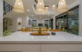 Туры в отель Puri Senang - Luxury 4BR Pool Villa in Central Berawa, Near Beach Туры в отель Puri Senang - Luxury 4BR Pool Villa in Central Berawa, Near Beach