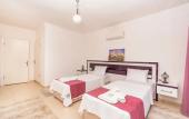 Туры в отель Villa Fuchsia 4-bedroom Retreat With Private Pool and Breathtaking View Туры в отель Villa Fuchsia 4-bedroom Retreat With Private Pool and Breathtaking View