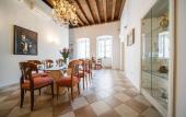 Туры в отель SUNce Palace Apartments with free offsite parking Туры в отель SUNce Palace Apartments with free offsite parking